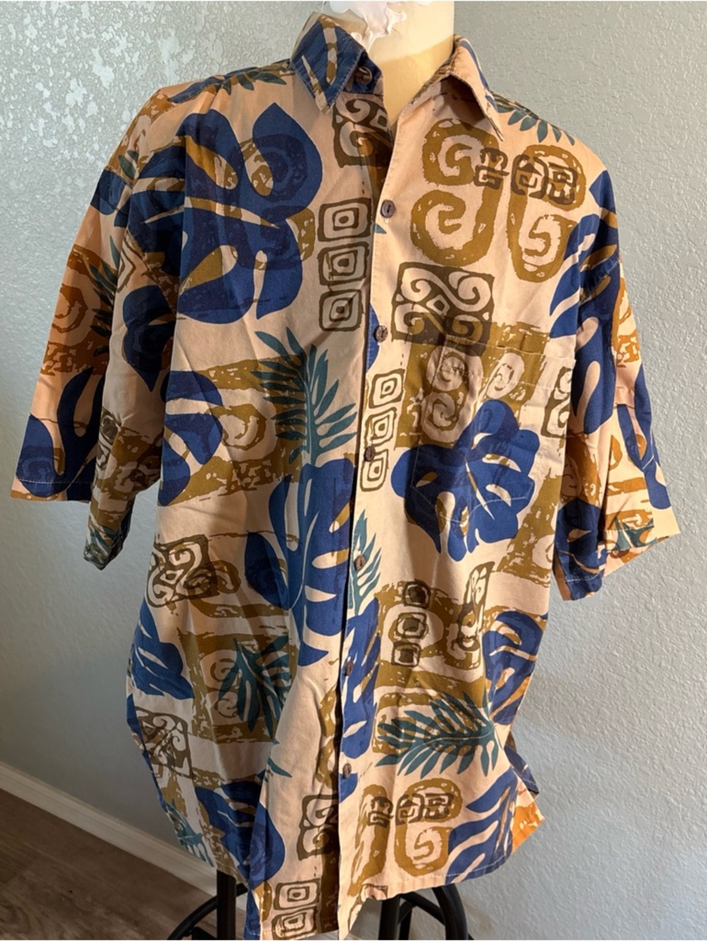 Hawaiian Island Creations Men’s  Leaf Button Up Shirt Size